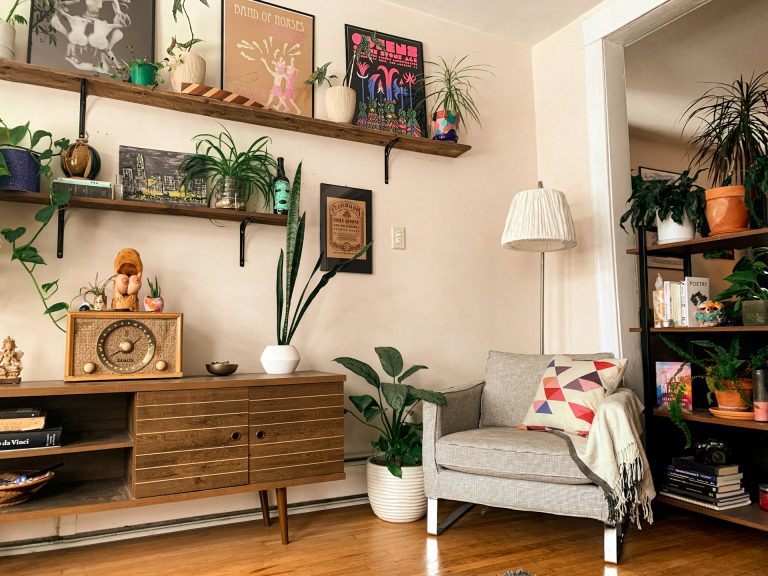 Is Airbnb a Good Side Business for Extra Income?